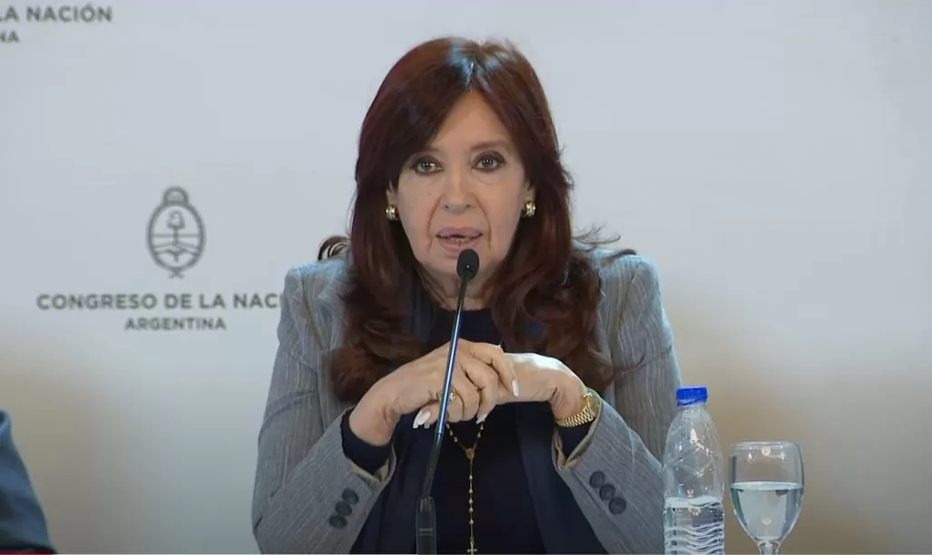 Cristina Kirchner resaltó una parte del alegato de Beraldi “donde demuestra las mentiras de Luciani y Mola” Cristina Kirchner resaltó una parte del alegato de Beraldi “donde demuestra las mentiras de Luciani y Mola”