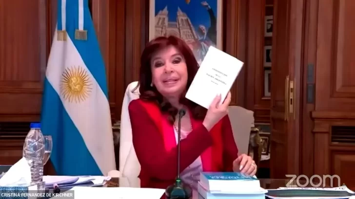 Cristina Kirchner sobre la causa Vialidad: “No había 3 toneladas de pruebas, son 30 toneladas de tapas de Clarín y La Nación”