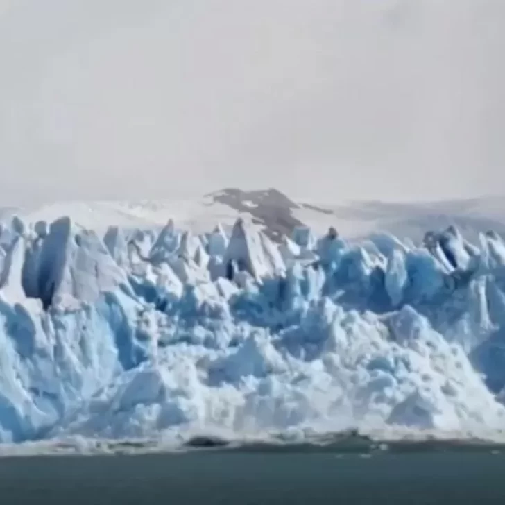 Video: espectacular derrumbe y desprendimiento de base en el glaciar Perito Moreno