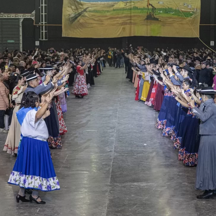 Así se vivió la gran fiesta por el Día Mundial del Folclore en Comodoro Rivadavia 