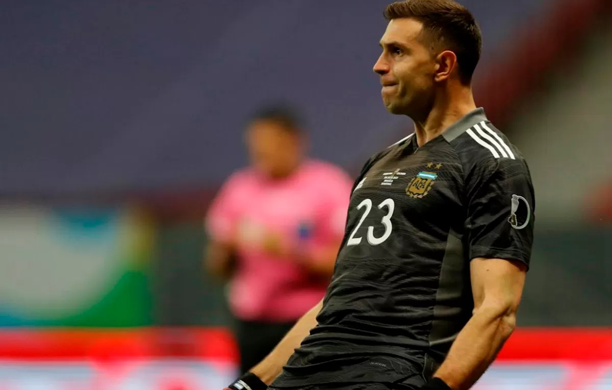 Video. Los picantes comentarios de Dibu Martínez en la previa de Argentina vs Chile Video. Los picantes comentarios de Dibu Martínez en la previa de Argentina vs Chile