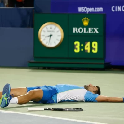 Luego de una impresionante batalla, Novak Djokovic superó a Carlos Alcaraz y se consagró campeón en Cincinnati