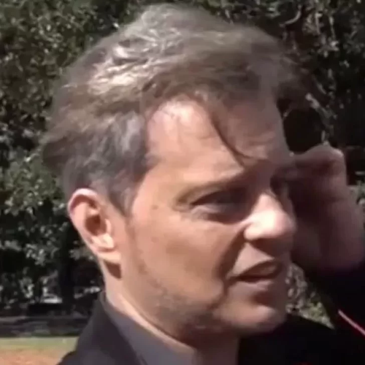 Video. El doble de Luis Miguel fue a votar y protagonizó un escándalo: “¿A vos te parece?”