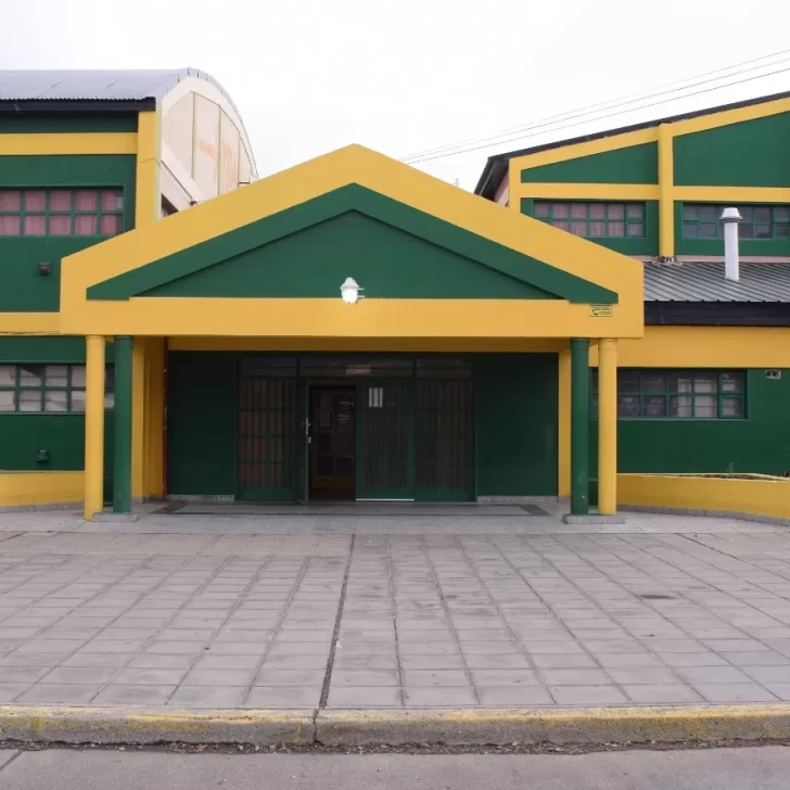 Suspendieron las clases en Caleta Olivia por los fuertes vientos previstos para el martes