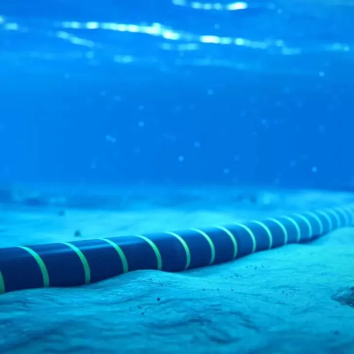 ENACOM autorizó la instalación de un nuevo cable submarino de fibra óptica que será el más largo del mundo