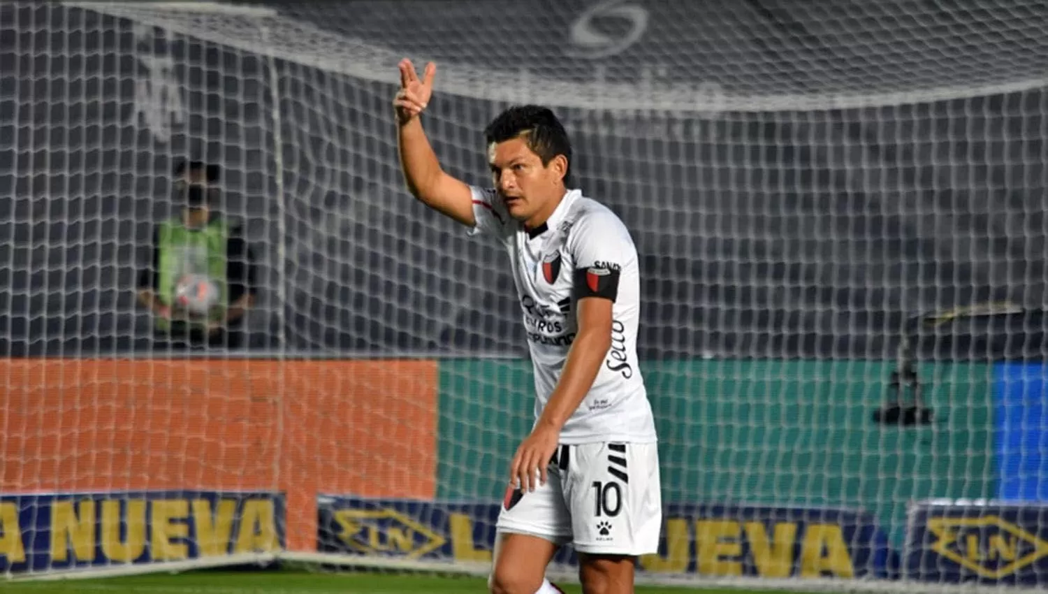 El “Pulga” Rodríguez volcó con su auto y lo encontraron deambulando desorientado en la ruta El “Pulga” Rodríguez volcó con su auto y lo encontraron deambulando desorientado en la ruta