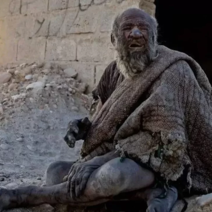 Triste récord: a los 94 años, murió el hombre más sucio del mundo