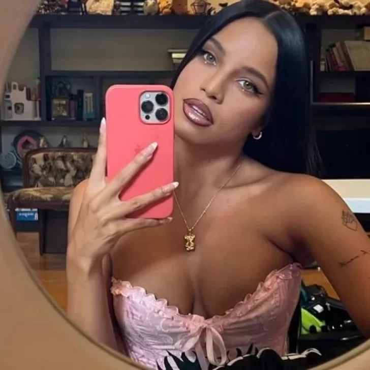Emilia Mernes fue criticada por unas fotos que sexualizan la infancia y la compararon con la campaña de “Balenciaga”