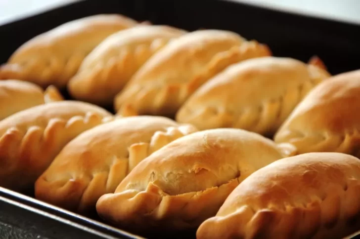 Cocina del 25 de mayo: receta de empanadas rellenas con carne cortada a cuchillo