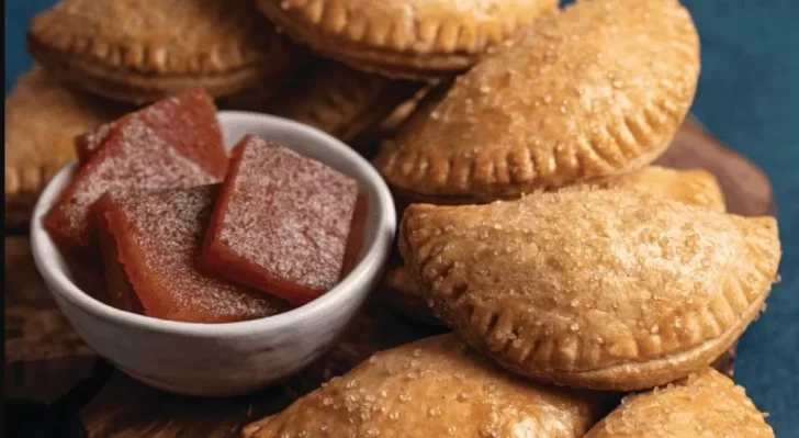 Empanada rellena de membrillo, una receta ideal para el mate