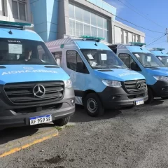 Alicia Kirchner entregó ambulancias a 15 localidades de Santa Cruz