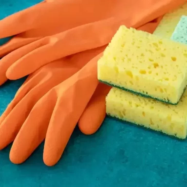 Cómo desinfectar correctamente la esponja para lavar platos