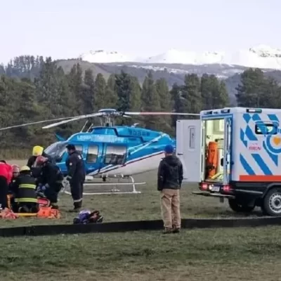 Rescataron con helicóptero a una esquiadora que se accidentó en Cerro Chapelco