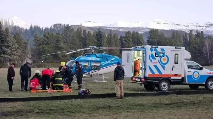 Rescataron con helicóptero a una esquiadora que se accidentó en Cerro Chapelco