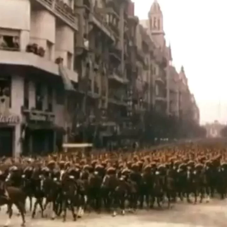 Video. Las imágenes del funeral de Eva Perón que aparecen en la película de Batman Video. Las imágenes del funeral de Eva Perón que aparecen en la película de Batman