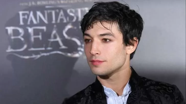 El actor Ezra Miller fue arrestado en Hawái por segunda vez en un mes por golpear a una mujer