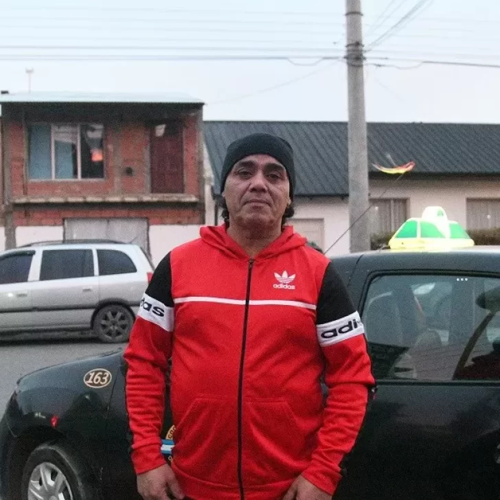 Fabio Barría, el “tachero” que rescató a dos familias del incendio de “los 400” Fabio Barría, el “tachero” que rescató a dos familias del incendio de “los 400”