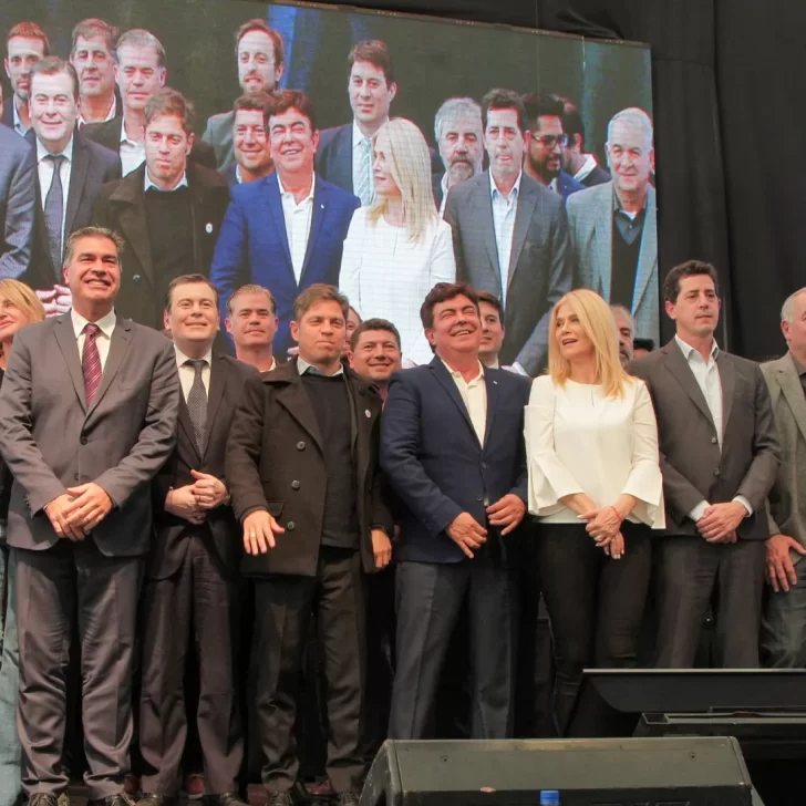 Intendentes de todo el país respaldaron el pedido de juicio político a la Corte Suprema Intendentes de todo el país respaldaron el pedido de juicio político a la Corte Suprema