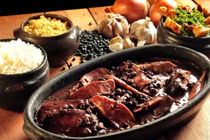 Receta de feijoada: el plato nacional de Brasil y símbolo del Carnaval