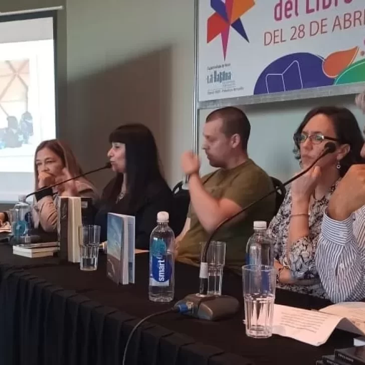 Escritores de Santa Cruz presentaron sus libros en la Feria del Libro de Buenos Aires