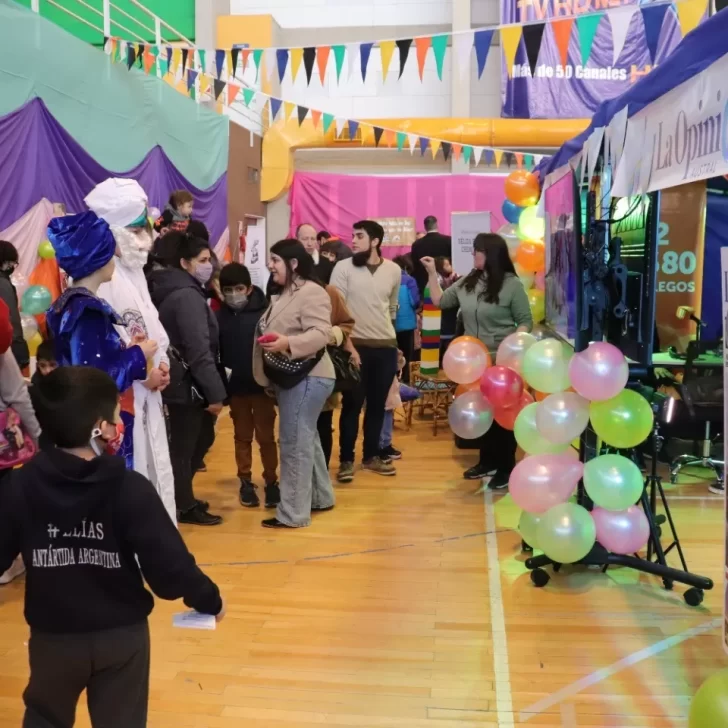 Fotogalería: Explotó el primer día de la Feria del Libro Infantil y Juvenil de Río Gallegos