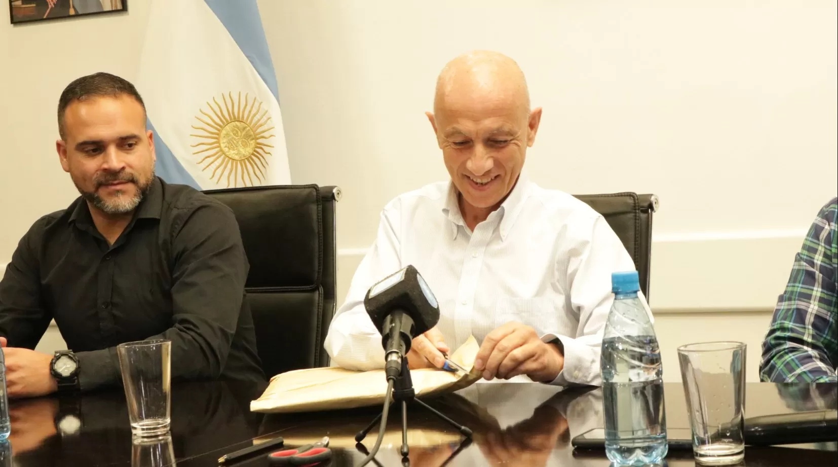 La Municipalidad de Caleta Olivia realizó la apertura de sobres para nuevas obras en la ciudad La Municipalidad de Caleta Olivia realizó la apertura de sobres para nuevas obras en la ciudad