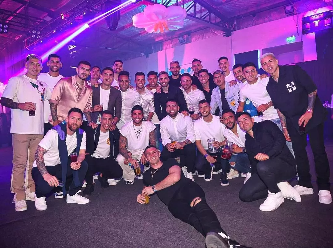 Fotos y videos. Así fue la fiesta privada de “La Scaloneta” en el predio de Ezeiza Fotos y videos. Así fue la fiesta privada de “La Scaloneta” en el predio de Ezeiza