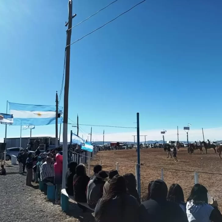 Apuñalaron por la espalda a un hombre durante una jineteada