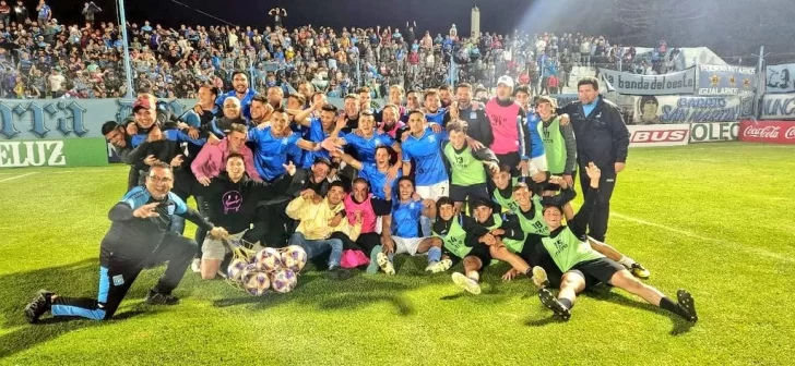 El santacruceño Renzo Reynaga dio la asistencia para la clasificación de Estudiantes de Río Cuarto a los 4° de final de la Primera Nacional