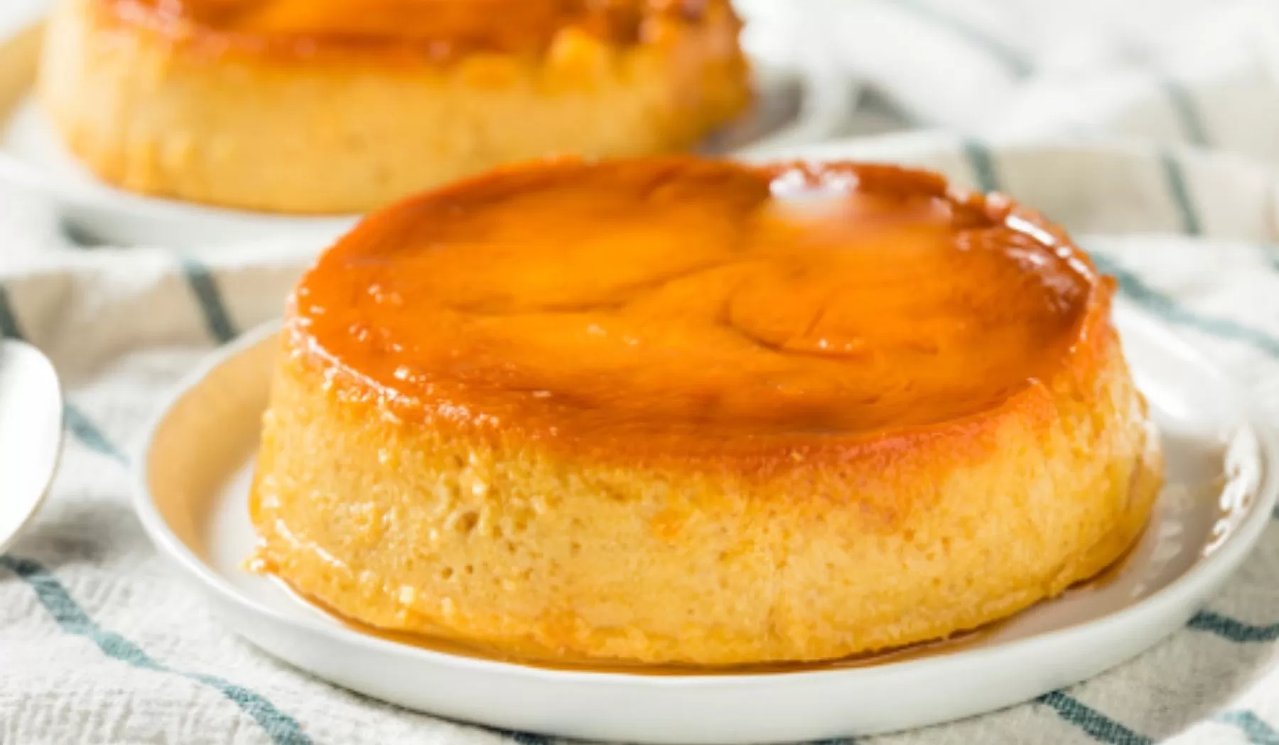 Receta de flan casero con caramelo: el postre al que nadie puede resistirse