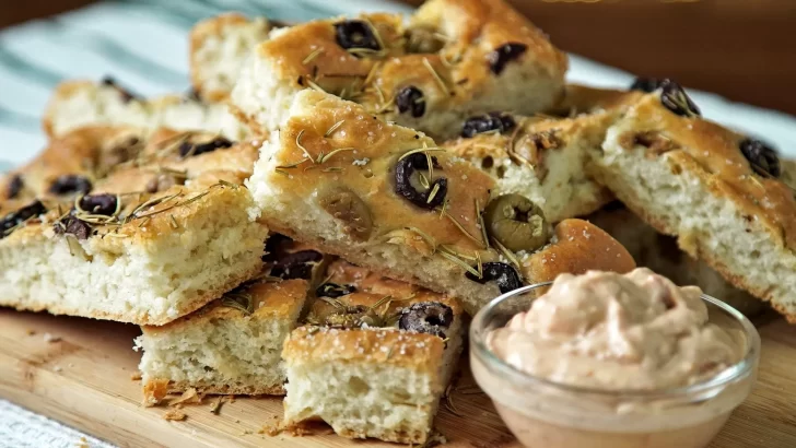 Receta de focaccia bien sencilla para disfrutar del pan casero