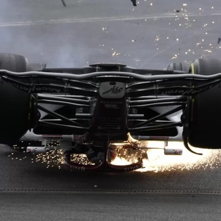 Video. Fórmula 1: tremendo accidente del piloto chino Guanyu Zhou en el British GP