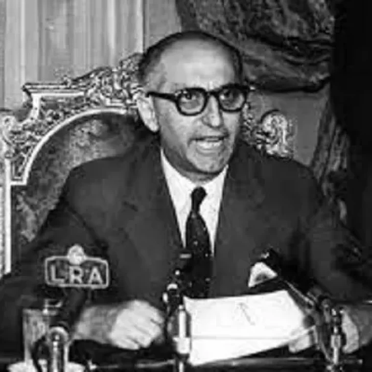 Efeméride del 23 de febrero: Arturo Frondizi gana las elecciones presidenciales en 1958 Efeméride del 23 de febrero: Arturo Frondizi gana las elecciones presidenciales en 1958