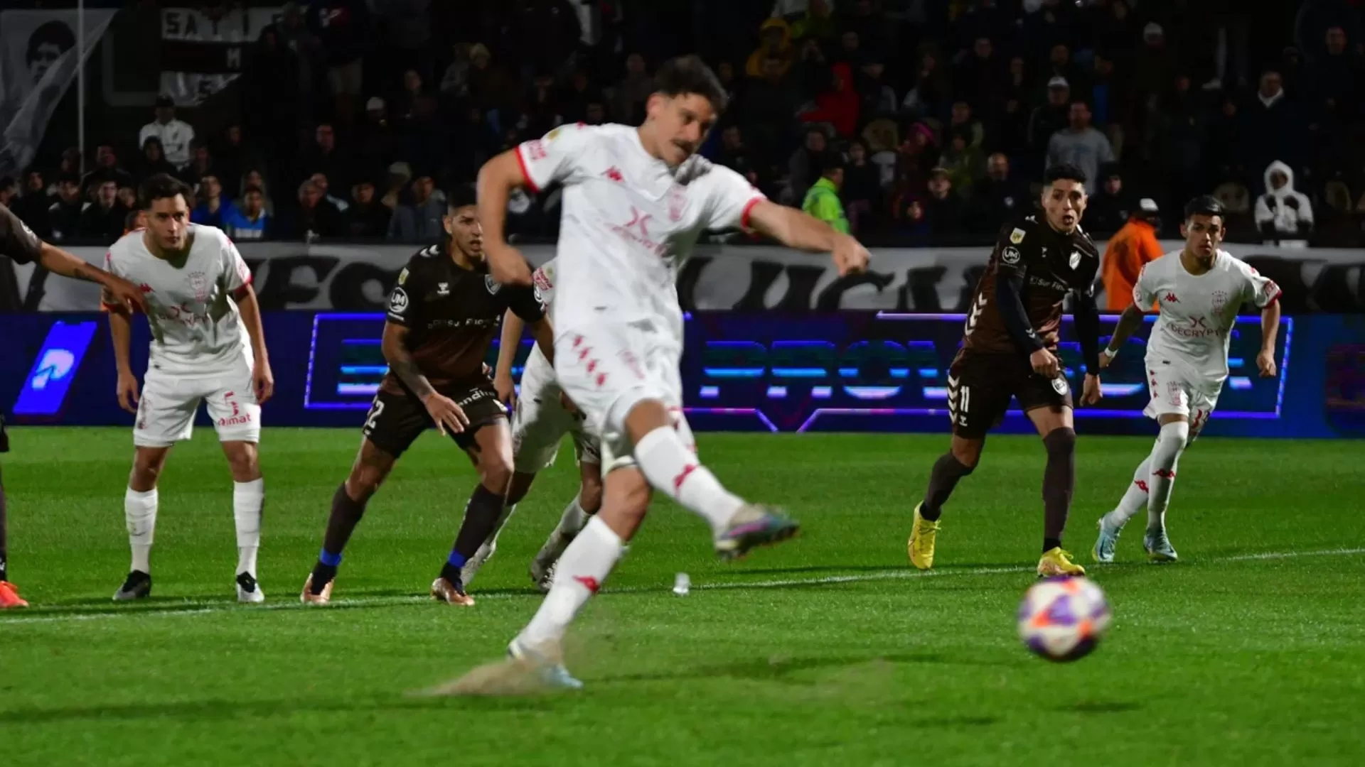 La súplica de Juan Gauto en la previa del penal de Huracán Vs. Platense: “Por favor, dejame patear”