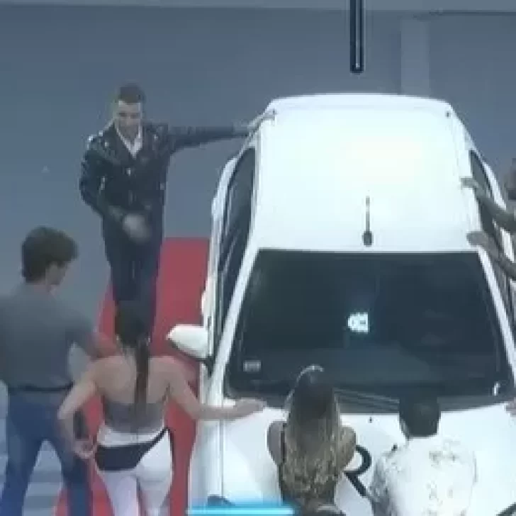 Santiago del Moro presentó el “Desafío del auto” al ingresar a la casa de Gran Hermano