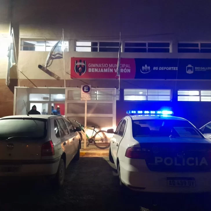 Tres jóvenes provocaron un principio de incendio en el gimnasio Benjamín Verón