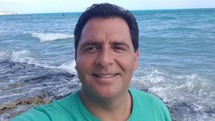 Un médico quiso ayudar a una vecina, cayó por el hueco del ascensor y falleció