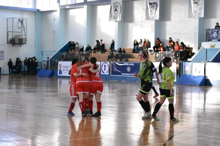 Torneo Regional Patagónico Femenino: Huracán goleó y Liverpool perdió en la Cuenca