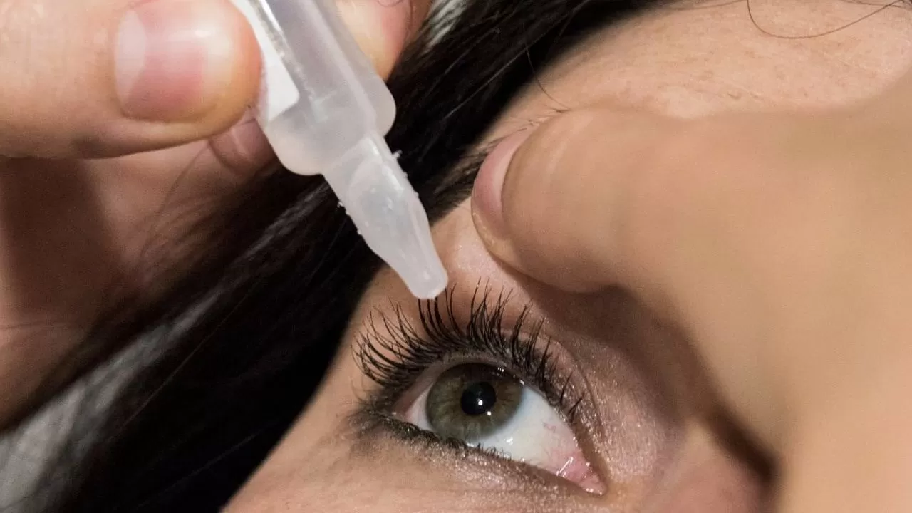 ANMAT prohibió una marca de gotas para los ojos por causar irritación