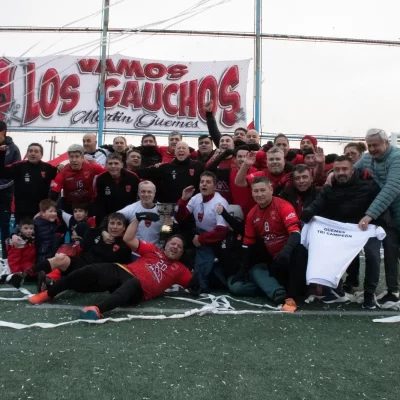 Histórico: Martín Güemes goleó por 4-1 a Juventud unida y es el tricampeón en super sénior