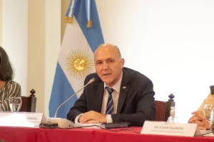 Guillermo Carmona: “Milei actúa como Galtieri, utiliza Malvinas para disimular los problemas económicos y sociales” Guillermo Carmona: “Milei actúa como Galtieri, utiliza Malvinas para disimular los problemas económicos y sociales”