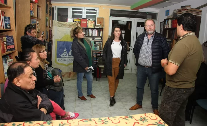 Guillermo Polke se reunió con vecinos de Río Gallegos para escuchar sus necesidades