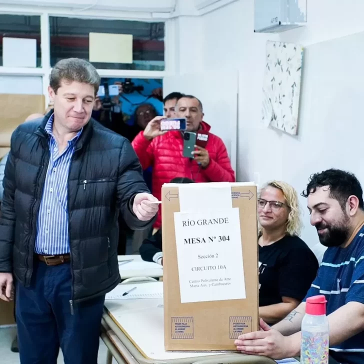 Gustavo Melella: “Tierra del Fuego tiene que seguir creciendo y recuperando empleo” Gustavo Melella: “Tierra del Fuego tiene que seguir creciendo y recuperando empleo”
