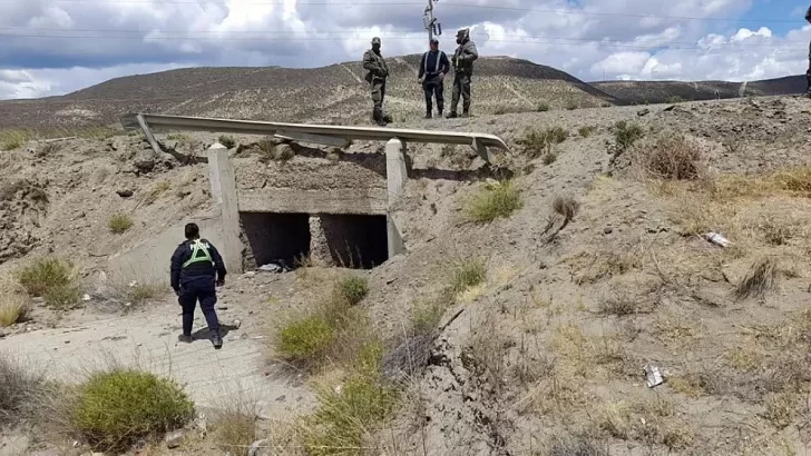 Un hombre de Río Gallegos bajó a orinar en la ruta y encontró el cadáver de una persona cerca de Comodoro