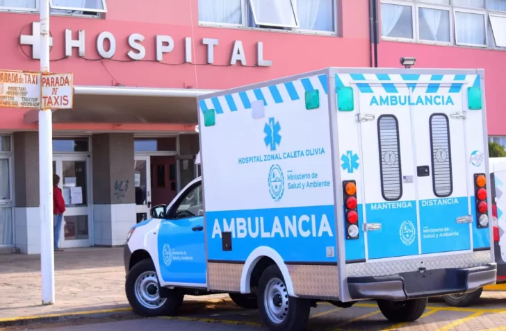 Dieron el alta a los tres policías lesionados en el accidente de un auto y un patrullero en Caleta Olivia