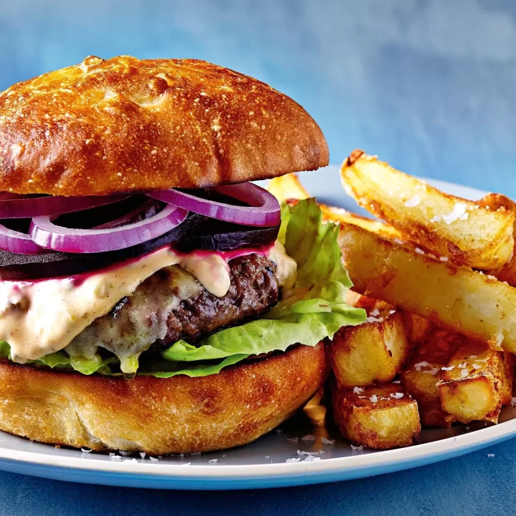 Hamburguesas: una “comida chatarra” en versión saludable Hamburguesas: una “comida chatarra” en versión saludable