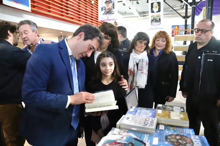 Juan Pablo Luque inauguró la Feria Internacional del Libro de Comodoro: “Debemos recuperar el valor de la inversión en cultura y educación”