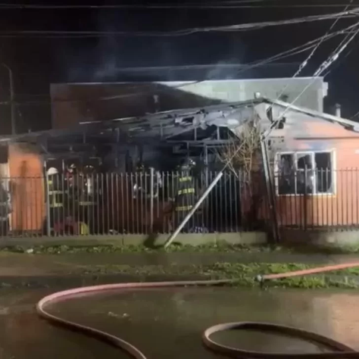 Tragedia en Punta Arenas: dos personas murieron tras un voraz incendio en una casa