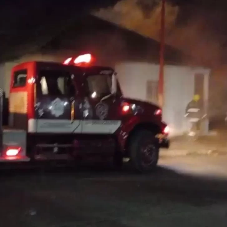 Se incendió una vivienda en Río Gallegos y el humo invadió la zona