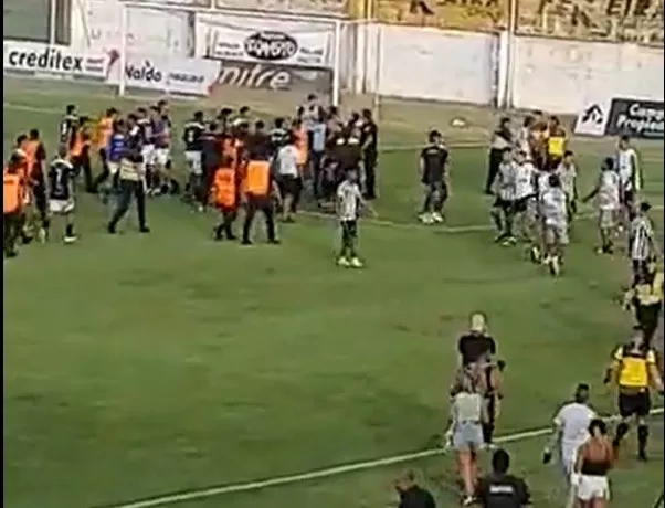 Video. Suspenden partido entre Germinal e Independiente San Cayetano por incidentes